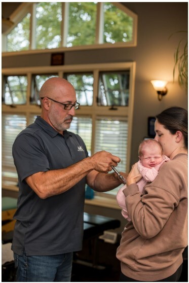 toddler-chiropractor-adjustment